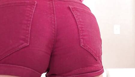 Savannah Dixon Spars Well Into The Final Threesome Round