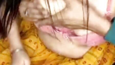 Indian Girl Roohi Show Her Big Boobs