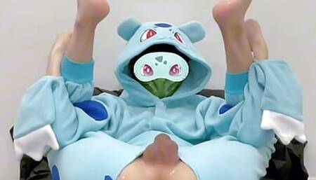 Bulbasaur laying eggs ssssssssssss