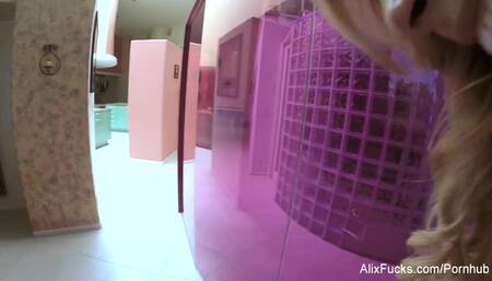 Blonde hotties Alix & Cherie get it on