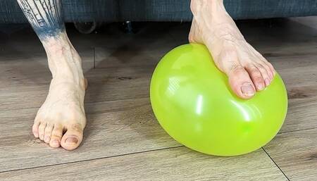 BAREFOOT BALLOON POPPING with LIAM - SLOW MOTION