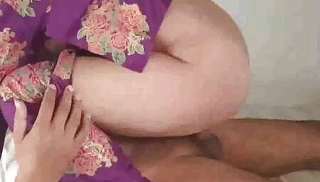 Pora leny ki shoqeen aunty