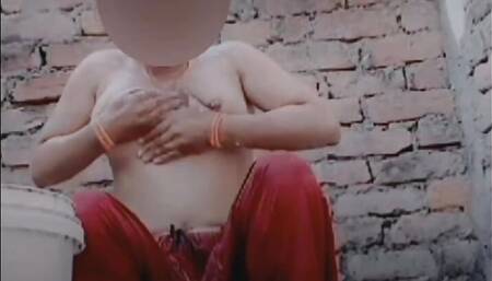 Hot Desi Girl Naked Taking Bathing Rubbing Her Big Big Breasts Very Beautiful Hot Desi Girl