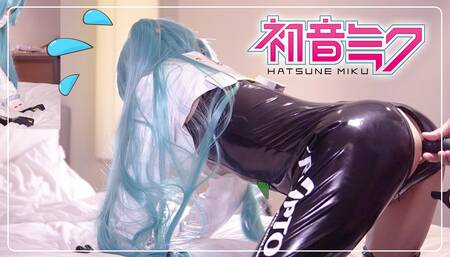 Leggings with Vibrator, Hatsune Miku Race queen cosplayer, hentai japanese shemale cosplay 12