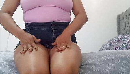 BUSTY STEPMOM BOUNCING HER ASS SO RICH