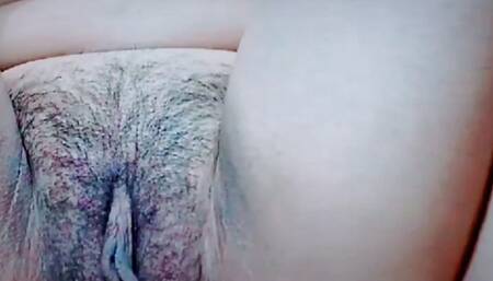 Putting a lot of vegetables inside the sexy pussy, my pussy exploded, I got so excited, I did not understand.