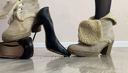 Dirty Boots vs High Heels pumps, hard shoeplay, wet high heels, high heels crush, wet shoes