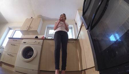 Chelsea's Black Platform High Heels FLOOR CAM