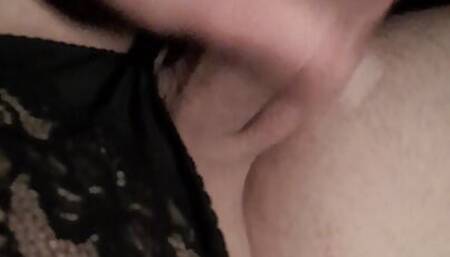 After work, he could not resist on the road, began to shake