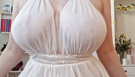 Curvy Marilyn Monroe Dances for You