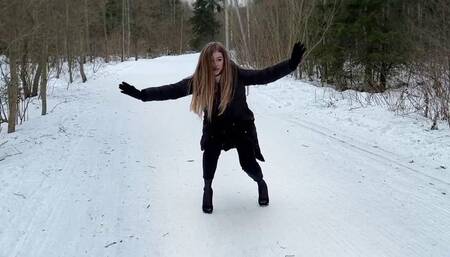 Zanotti heelless on ice, platform shoes on ice, high heels on ice, girl sliding on ice, slippery shoes on snow