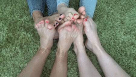 play footsie different positions 6FPn