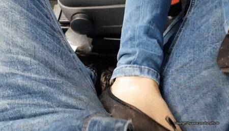 shoejob in car with black flats