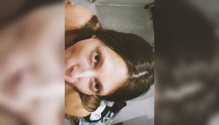 I give daddy a good blowjob in the bathroom..????????????????