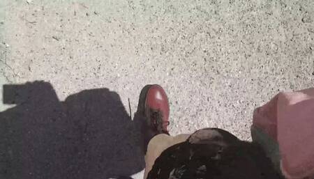 A Refreshing Break in the Park During an Urgent Stroll 720HD