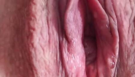Pissing Pussy Extremely Close-up