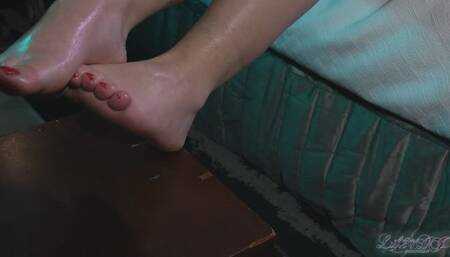 LiL21DJUniverse - Maddie World Foot Fetish