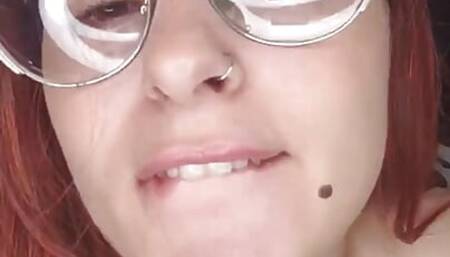 Cute girl sex videocall with her boyfriend - She plays with her pussy and reaches a happy end