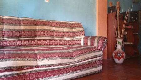 Severe itching and scratching of the feet (3)