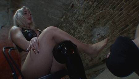 SHEELA SINNER - INHALE DEEPLY MY NYLONFEET