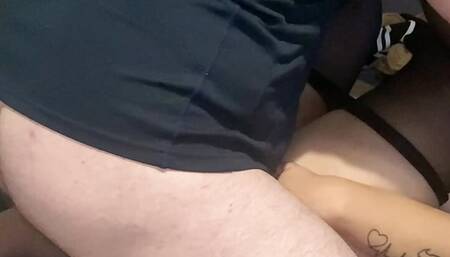 Come on stud push push hard and fill my pussy