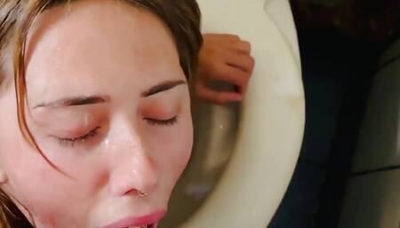 Hot Babe Receives Piss in Her Throat, Gets Facefucked, and Eat Sperm