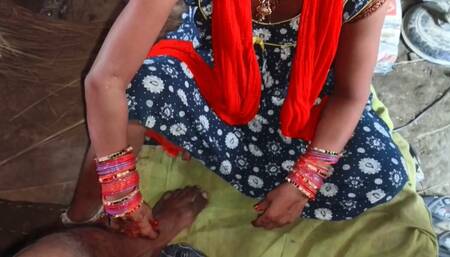 Sadi me aaye new married wife ko boyfriend ne gand me chudai kiya. Mehendi wali dulhan women ko husband ne bur me pela.hindi sex