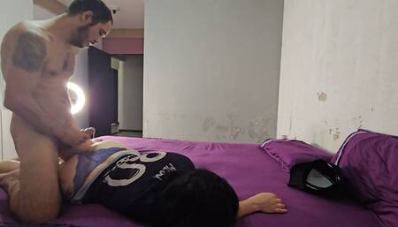 Married amateur arrives from the stadium excited and gives an amateur fuck receiving cumshot in her ass