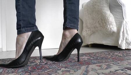 Extremely Pointed High Heels Lady Victoria Valente Jerk off Instructions and a Great Cum for Pointed Heels