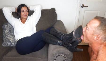 Boot slime licking, nylon sniffing LOSER!