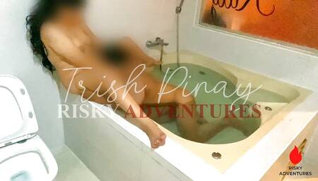 I made my new Fuck Buddy Eat my Pussy, And Made him Cum All Over Me - Pinay Jacuzzi Fun