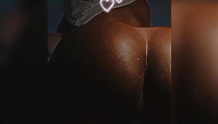 Young Ebony expose Big Fat ass ????