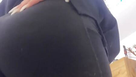 Big Booty in Short Tights Farting