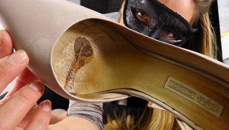 Lady Nora - Settling your gambling debts