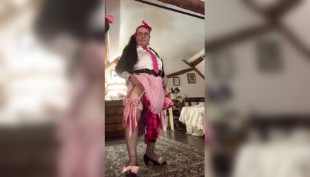 Dressed with a little pink pleated skirt for an evening