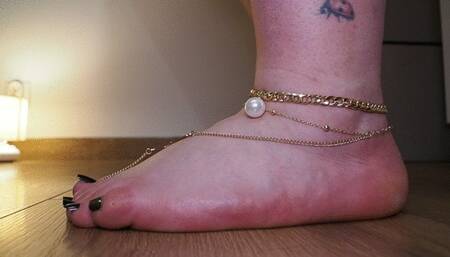 The silence of my feet Let the slave worship and pay