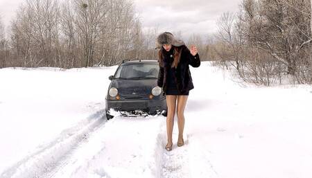 Vika shiny tights ballet shoes stuck in the snow moving backwards_1080_full video 27 min