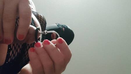 Cuckold Alex Fucks His Clit