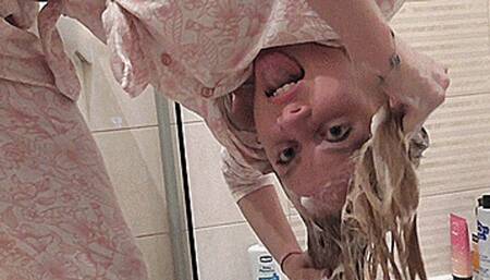 Blondie washes her gorgeous hair! MP4