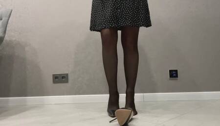 Pee in high heels, pee in shoe, pee on nylon feet, stepping in pee, high heels peeing, messy feet