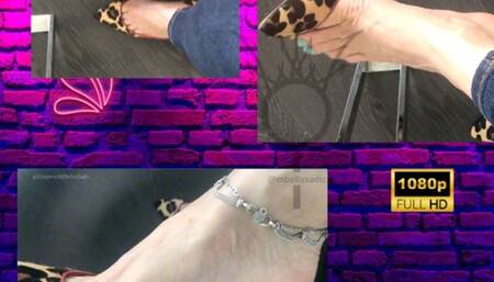 Dangling e Shoeplay glass table