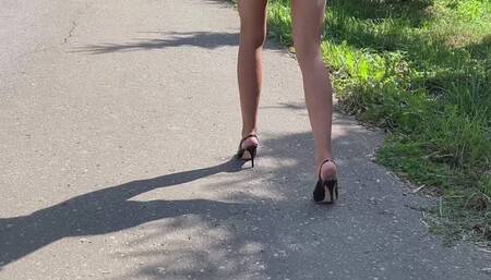 Walking in Open Toe High Heels Slingbacks, Walking in Slingbacks with a Straps Down