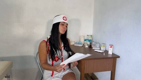 The doctor Kelly and her lover the inmate Savannah