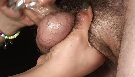 My stepsister is an expert giving me handjobs and i love see my cum dripping from her long nails