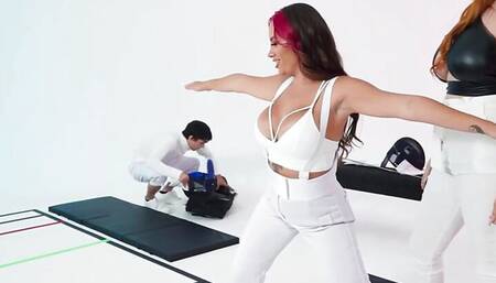 Mask Off, Hard On.Lauren Phillips, Rose Lynn Brazzers