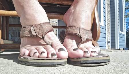 Do you like pedicured feet in sandals and flip flops