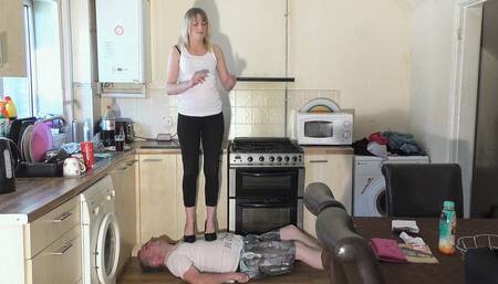 Chelsea Girl Suede Platform Heels Trampling