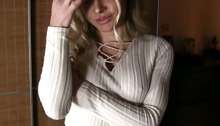 Very sexy Italian MILF sucks cock divinely