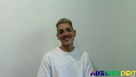 Blue Eyed Australian Gay Beckett Masturbates His Hard Dick
