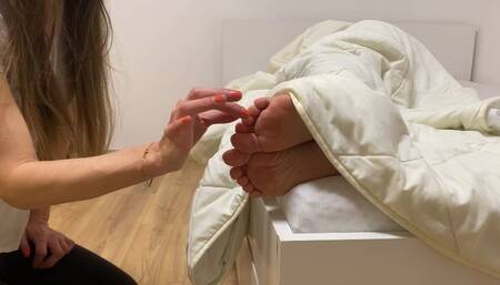 PLAYING WITH HER TOES AND FEET UNDER BLANKETS - MP4 HD